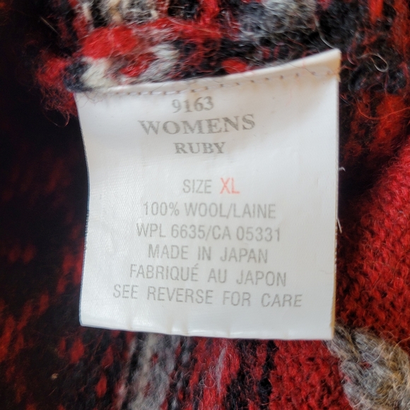 Woolrich Women's Cardigan Sweater 100% Wool Metal Clasp Sz XL Ruby Red VTG Japan - Picture 3 of 9